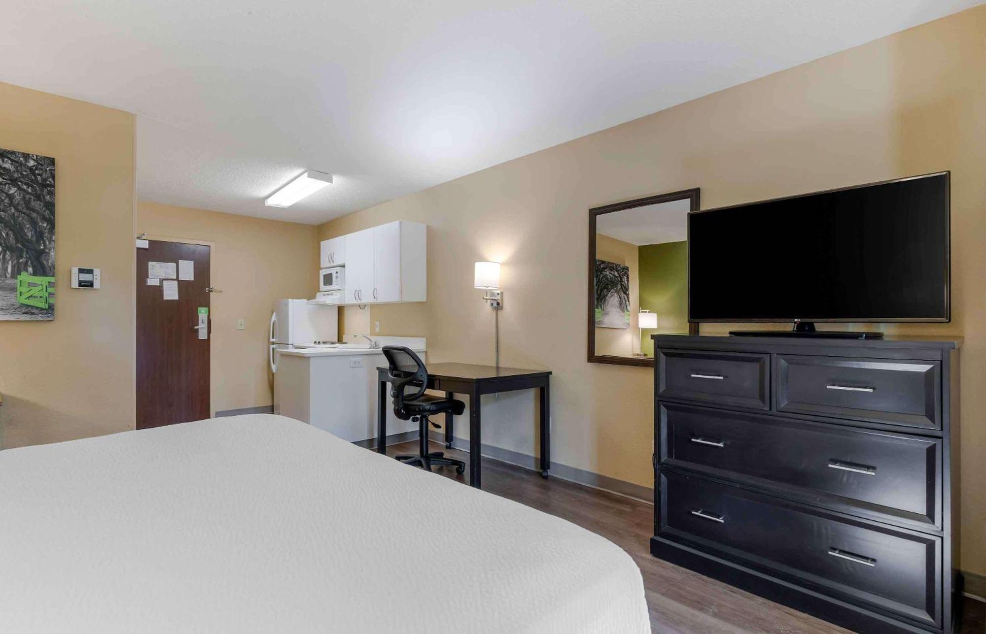 Extended Stay America Select Suites Tampa Airport Memorial Hwy Dış mekan fotoğraf