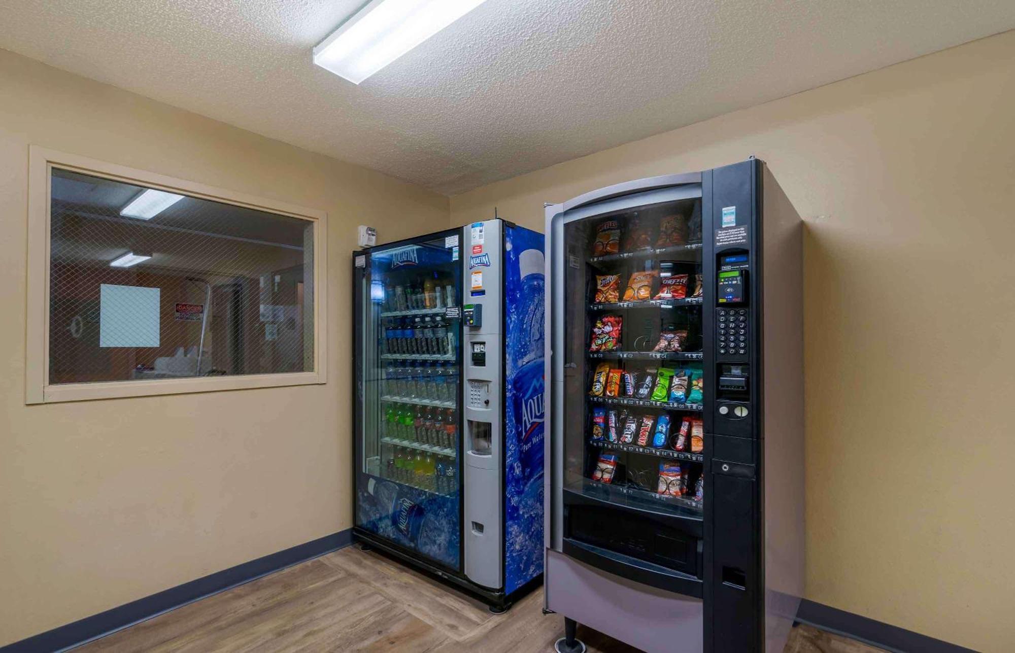 Extended Stay America Select Suites Tampa Airport Memorial Hwy Dış mekan fotoğraf