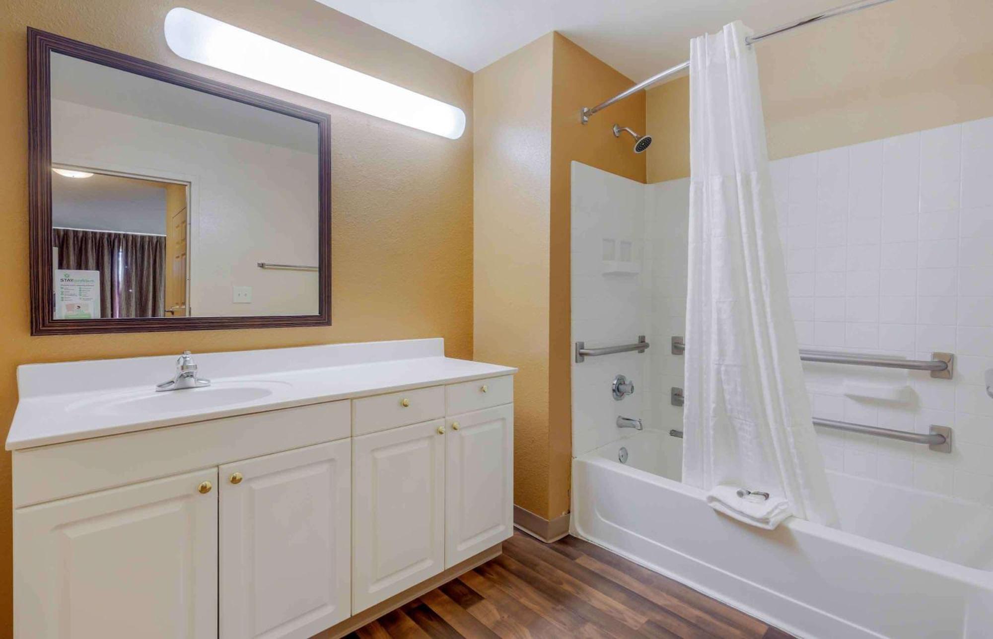 Extended Stay America Select Suites Tampa Airport Memorial Hwy Dış mekan fotoğraf
