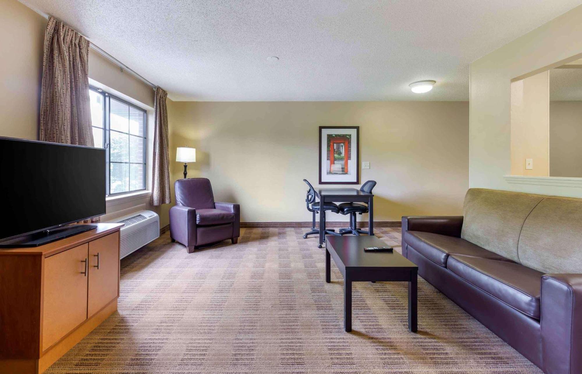 Extended Stay America Select Suites Tampa Airport Memorial Hwy Dış mekan fotoğraf