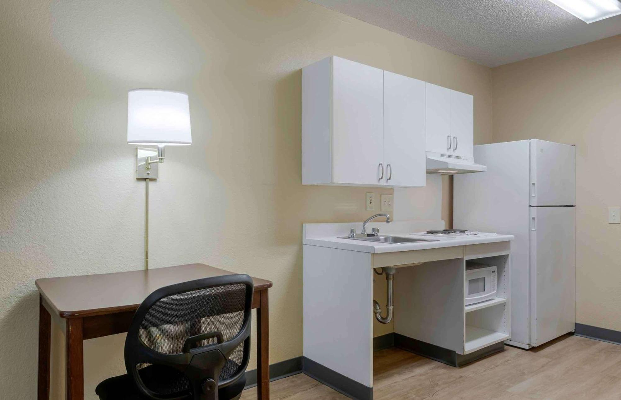 Extended Stay America Select Suites Tampa Airport Memorial Hwy Dış mekan fotoğraf