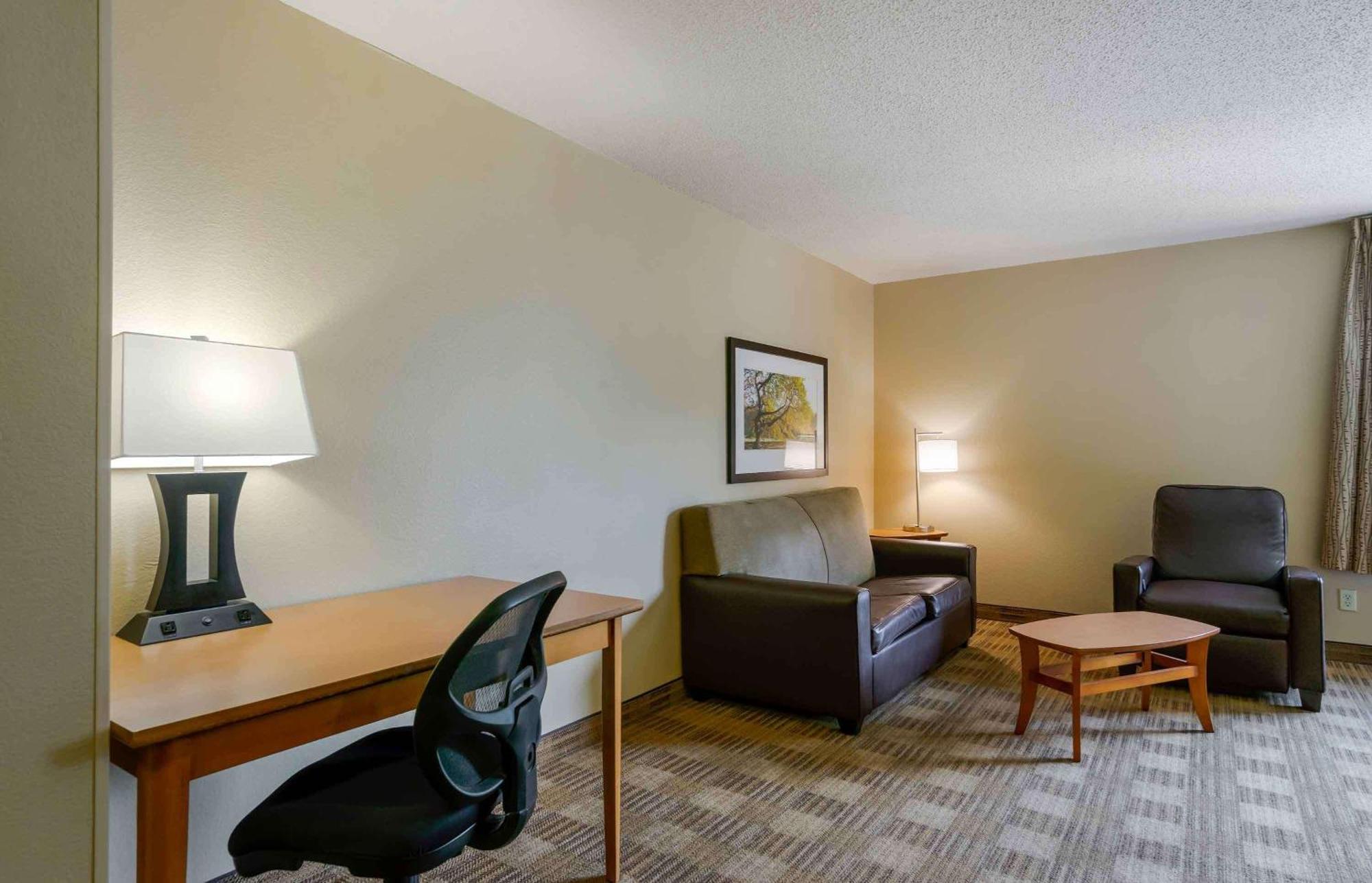 Extended Stay America Select Suites Tampa Airport Memorial Hwy Dış mekan fotoğraf
