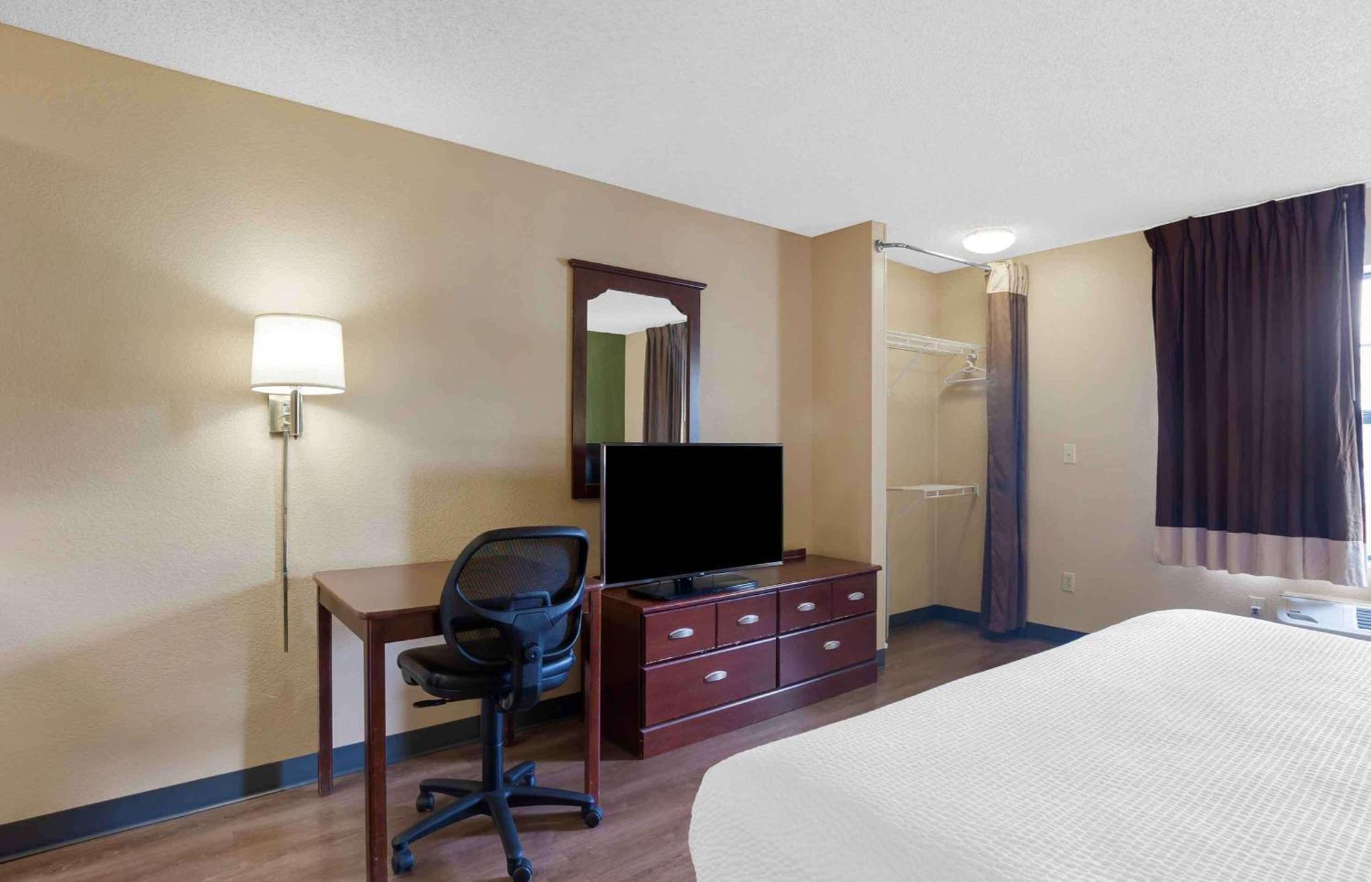 Extended Stay America Select Suites Tampa Airport Memorial Hwy Dış mekan fotoğraf